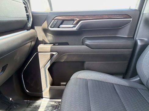 Used 2022 GMC Sierra 1500 SLE image 22