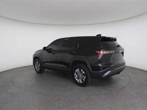 Used 2025 Chevrolet Equinox LT w/ Safety and Technology Package image 11