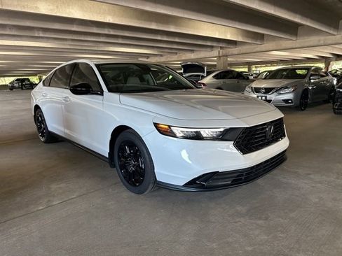 Used 2025 Honda Accord SE image 3