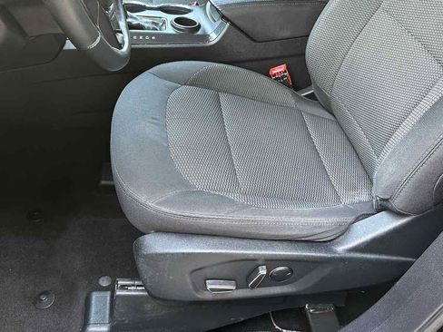 Used 2018 Ford Explorer XLT w/ Equipment Group 201A image 11