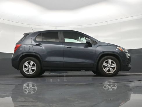 Used 2021 Chevrolet Trax LS w/ Tint and Cruise Package FWD image 28
