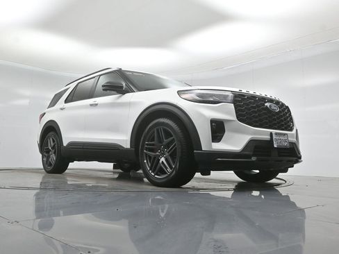 New 2026 Ford Explorer ST w/ Sun And Sound Package image 48