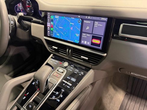 Used 2021 Porsche Cayenne GTS AWD/4WD image 35