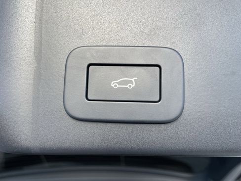 Certified 2024 Land Rover Range Rover Evoque Dynamic SE image 37