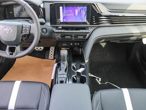 New 2026 Toyota Camry SE FWD image 15
