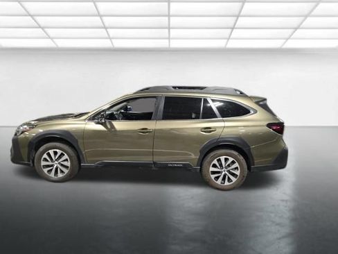 Used 2025 Subaru Outback Premium AWD/4WD image 8