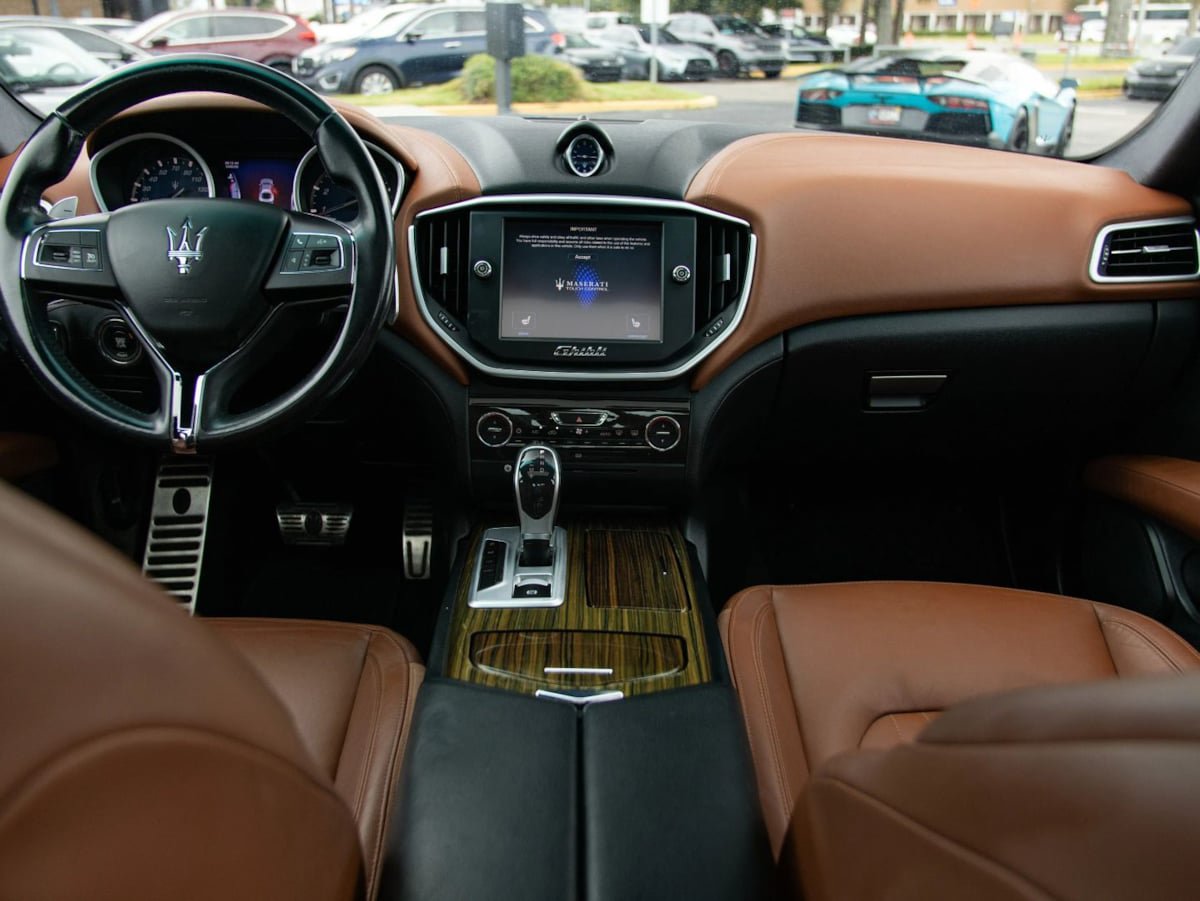 Used 2015 Maserati Ghibli S Q4 AWD/4WD image 29