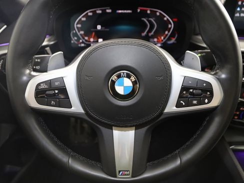 Used 2020 BMW M550i xDrive w/ Premium Package image 41