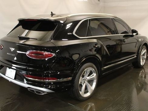 Used 2023 Bentley Bentayga Extended Wheelbase image 4