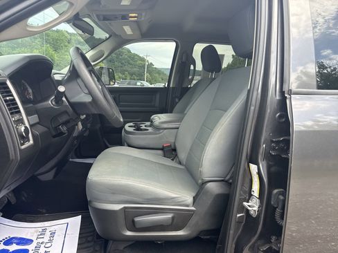 Used 2018 RAM 2500 Tradesman w/ Chrome Appearance Group AWD/4WD image 14