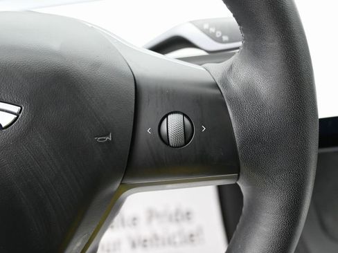 Used 2023 Tesla Model 3 Standard Range image 19