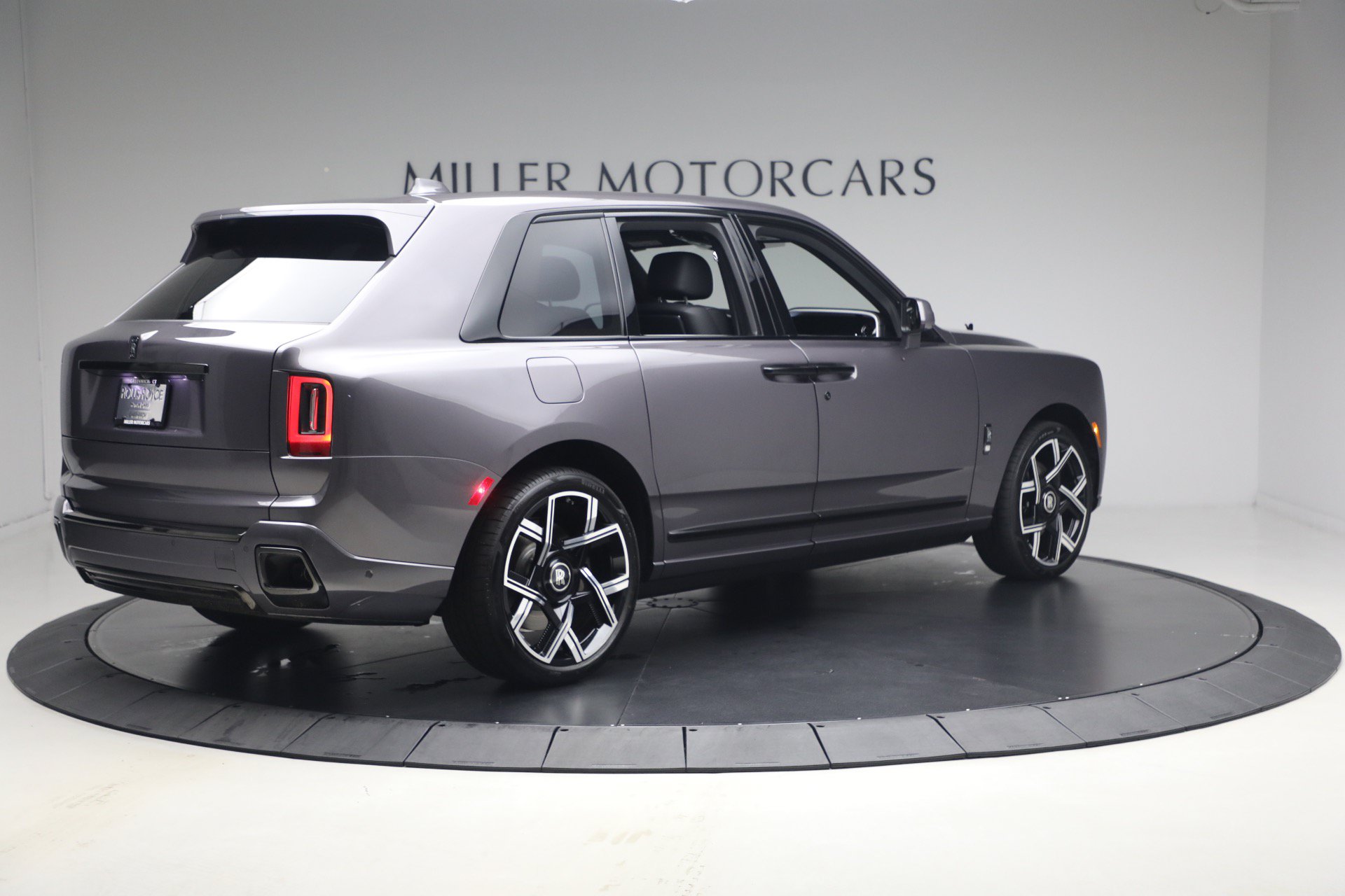 New 2027 Rolls-Royce Cullinan Black Badge AWD/4WD image 2
