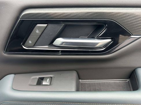 Used 2025 GMC Yukon AT4 w/ LPO, Floor Liner Package image 25