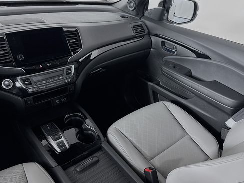 Certified 2021 Honda Passport Touring image 24
