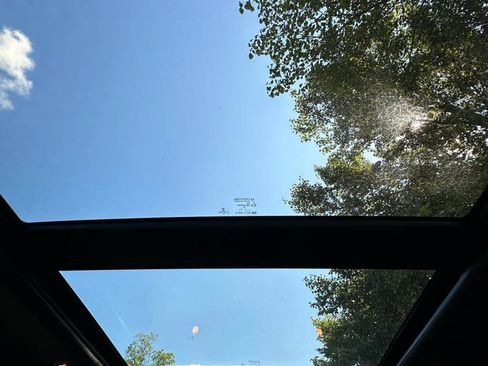 Used 2018 Jeep Grand Cherokee Overland image 35