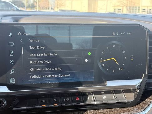 Used 2025 Chevrolet Silverado 1500 LT image 9