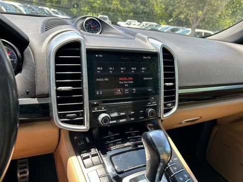 Used 2017 Porsche Cayenne S AWD/4WD image 33