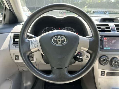 Used 2013 Toyota Corolla LE FWD image 7