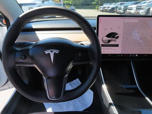 Used 2020 Tesla Model 3 Standard Range Plus RWD image 16