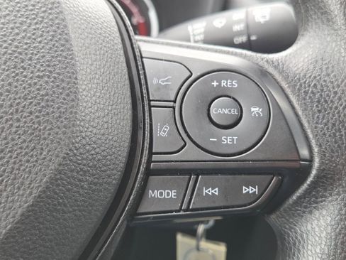 Used 2025 Toyota RAV4 LE AWD/4WD image 14