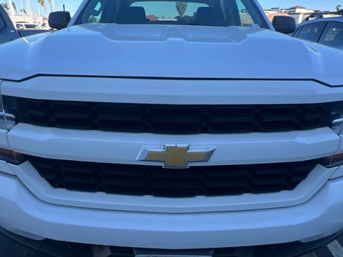 Used 2018 Chevrolet Silverado 1500 Custom w/ Trailering Package RWD image 12