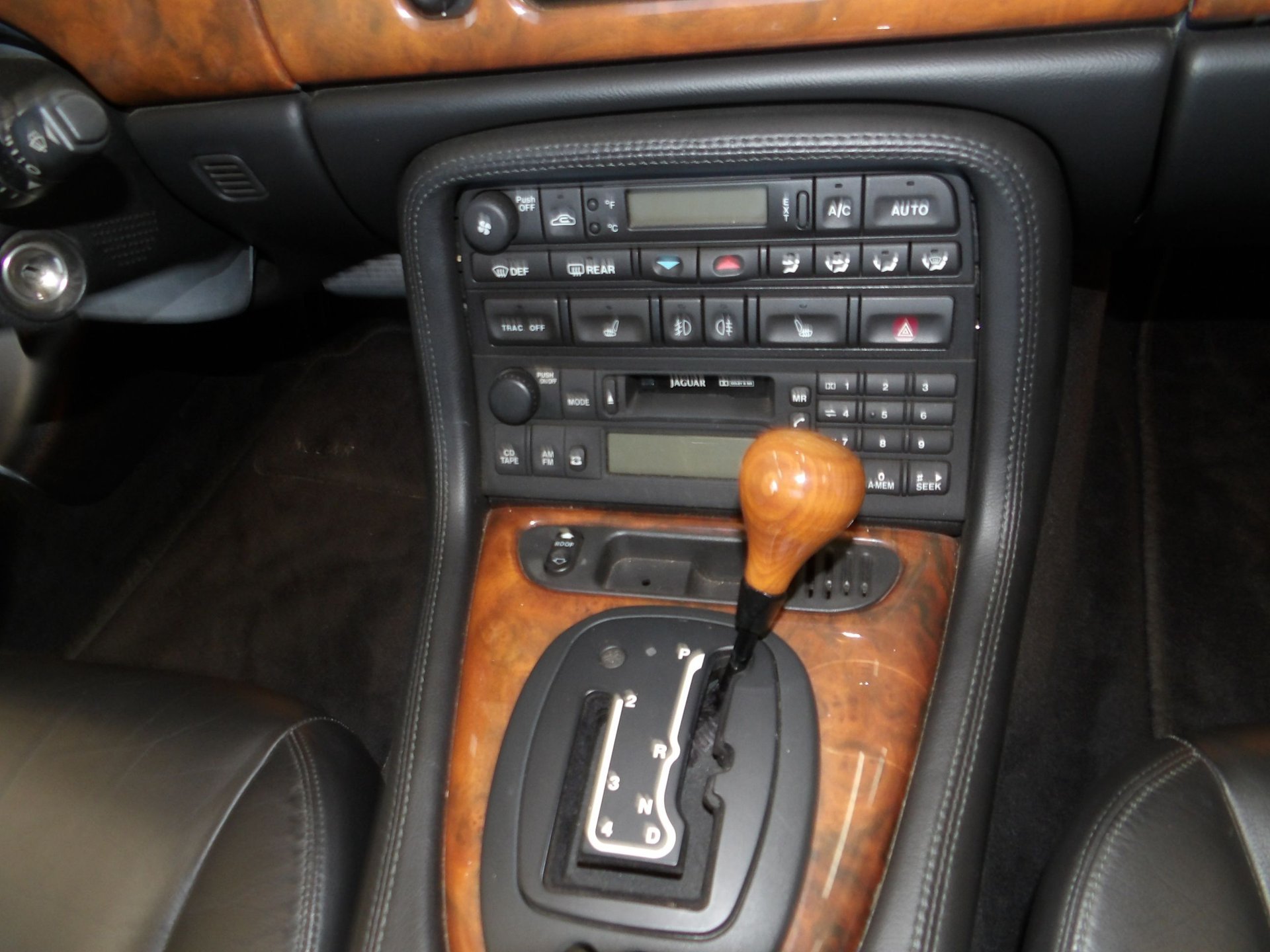 Used 2001 Jaguar XK8 Convertible RWD image 55