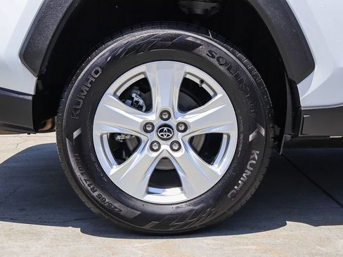 Used 2021 Toyota RAV4 XLE w/ Carpet Mat Package (TMS) FWD image 13