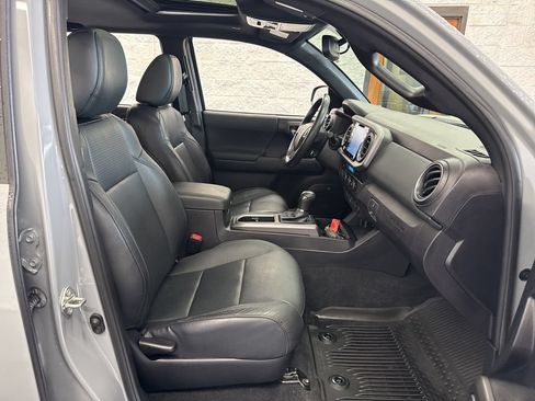 Used 2021 Toyota Tacoma TRD Sport w/ TRD Premium Sport Package AWD/4WD image 52