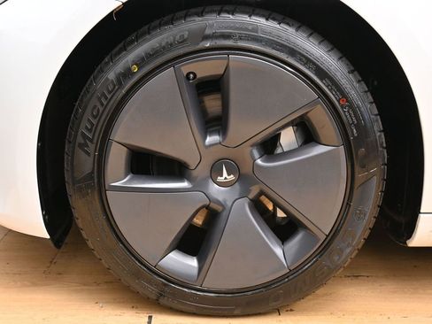 Used 2023 Tesla Model 3 Standard Range RWD image 8