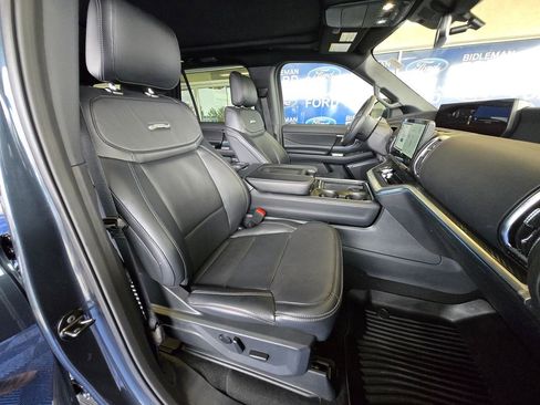 Used 2025 Ford Expedition Platinum w/ Stealth Performance Package image 28