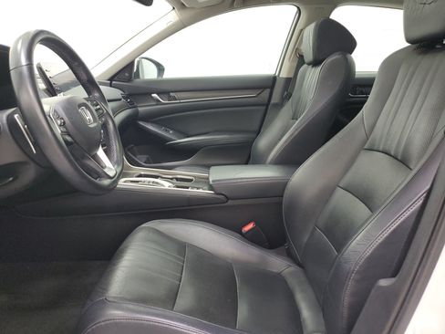 Used 2018 Honda Accord Touring image 18