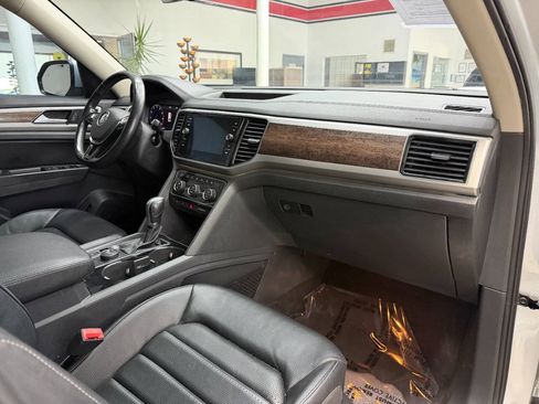 Used 2018 Volkswagen Atlas SEL Premium AWD/4WD image 19