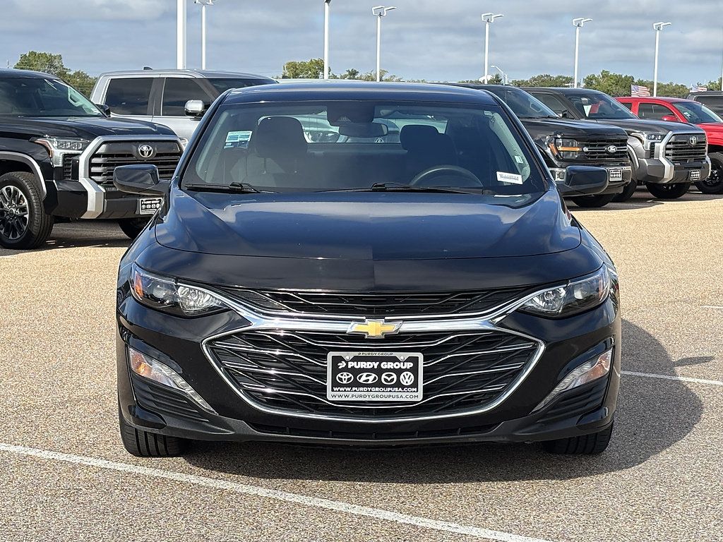 Used 2025 Chevrolet Malibu LT FWD image 3