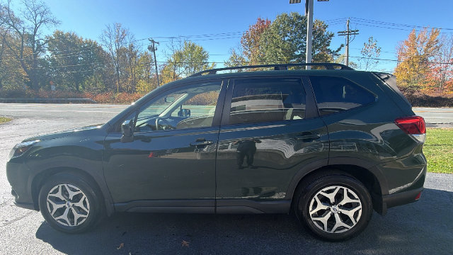 Used 2024 Subaru Forester Premium AWD/4WD image 8
