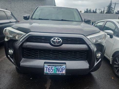 Used 2017 Toyota 4Runner SR5 Premium AWD/4WD image 2