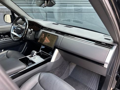 Used 2024 Land Rover Range Rover Autobiography AWD/4WD image 22