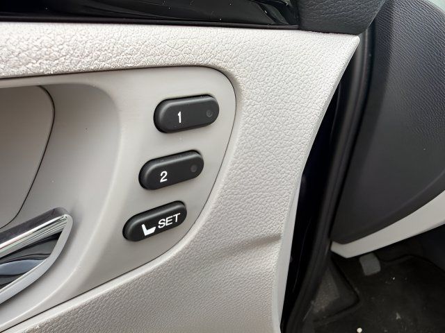 Used 2021 Honda Pilot Touring image 16