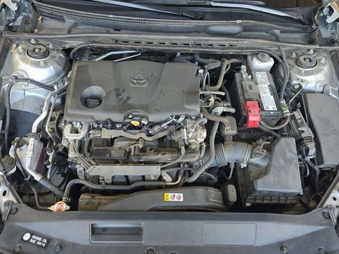 Used 2022 Toyota Camry SE image 9
