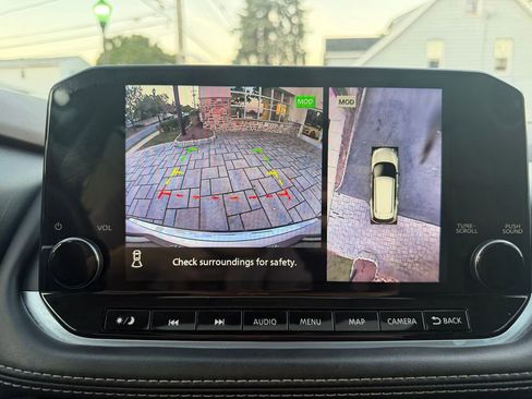 Used 2021 Nissan Rogue SL w/ Premium Package image 22