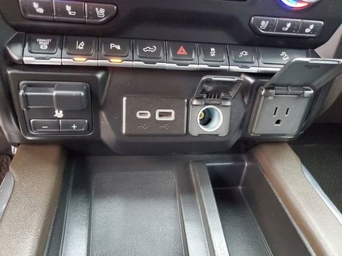 Used 2022 GMC Sierra 3500 Denali image 25