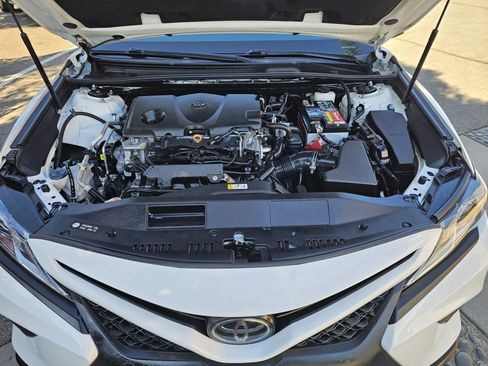 Used 2020 Toyota Camry SE image 19