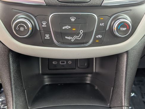 Used 2024 Chevrolet Equinox LS w/ LS Convenience Package FWD image 22