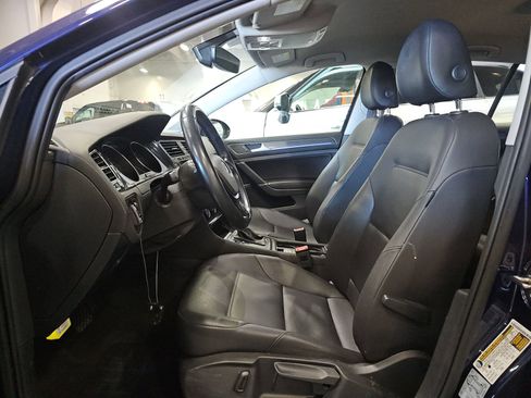 Used 2017 Volkswagen e-Golf SEL Premium image 6