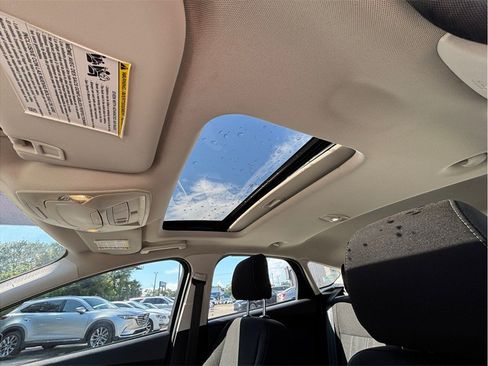 Used 2017 Ford Focus SEL FWD image 28