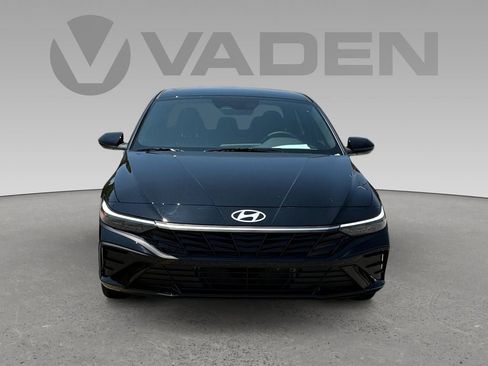 New 2025 Hyundai Elantra SEL image 21