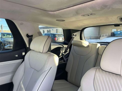 Used 2024 Hyundai Palisade Calligraphy image 13