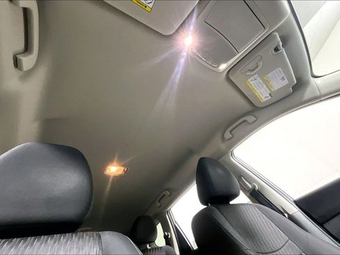 Used 2019 Nissan Rogue SV image 22