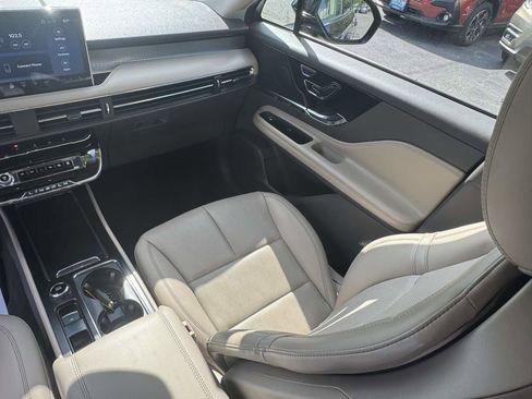 Used 2024 Lincoln Corsair AWD w/ Equipment Group 101A image 20