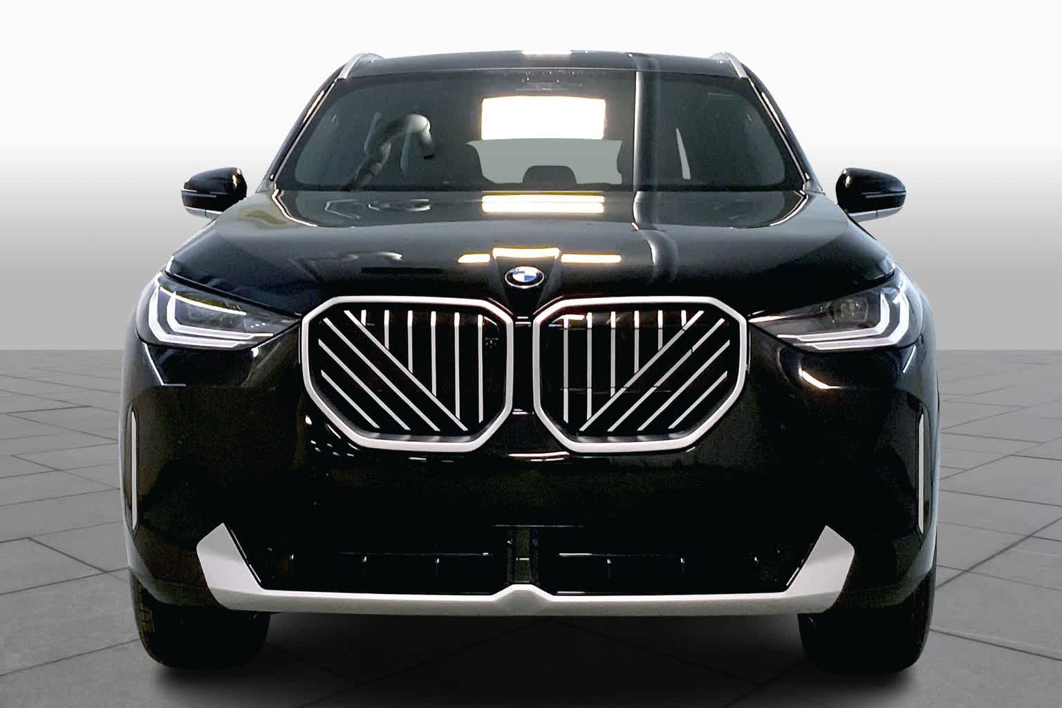 Used 2025 BMW X3 xDrive30i w/ Premium Package AWD/4WD image 3