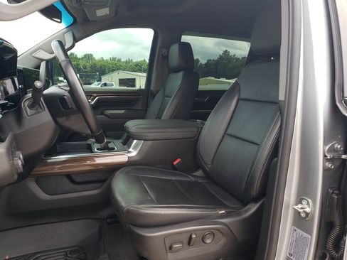Used 2024 Chevrolet Silverado 2500 LT AWD/4WD image 25